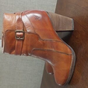 Frye Women's Tan Leather Heeled Ankle Boots